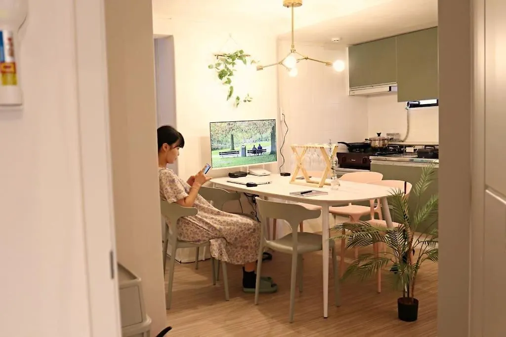 3Rooms 4Beds Kitchen Hongik Stn 3Min 서울특별시 아파트