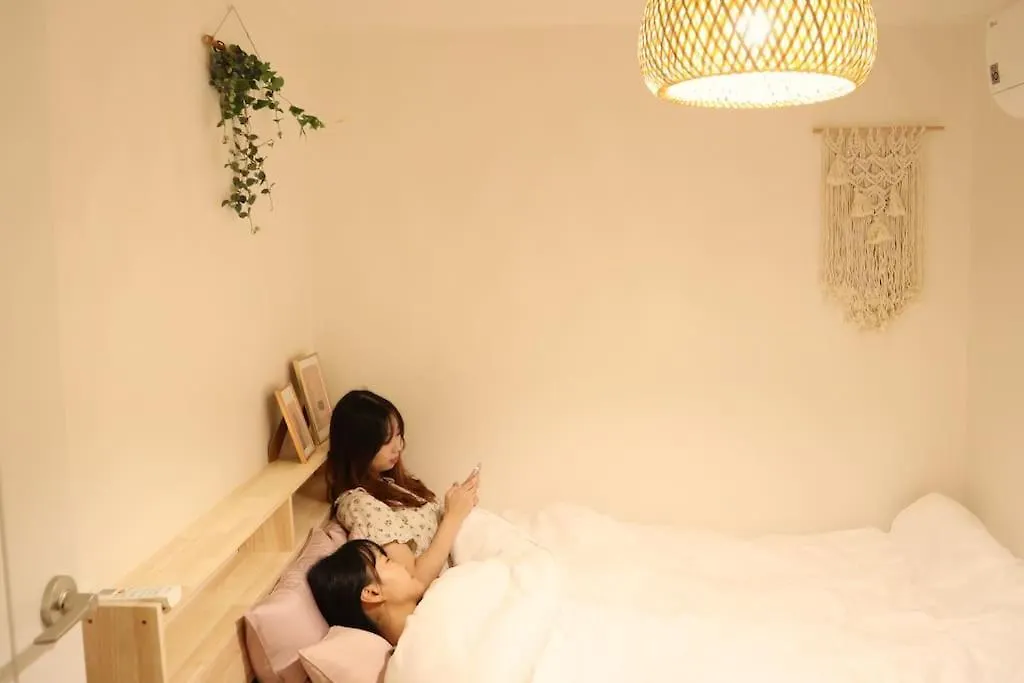 3Rooms 4Beds Kitchen Hongik Stn 3Min 서울특별시 0*,