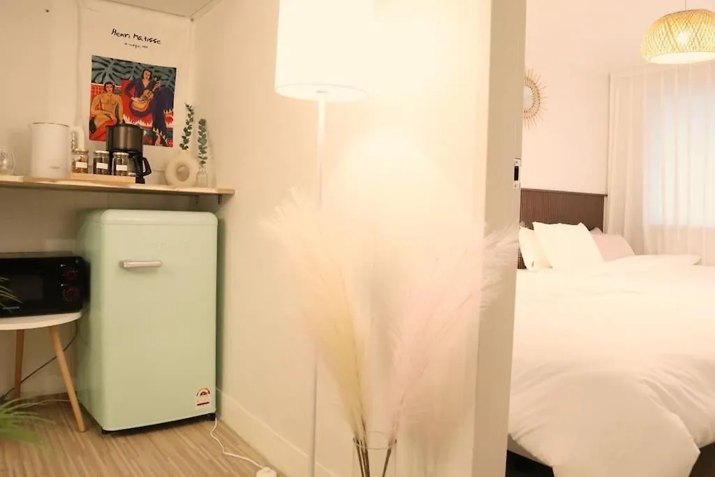 3Rooms 4Beds Kitchen Hongik Stn 3Min 서울특별시